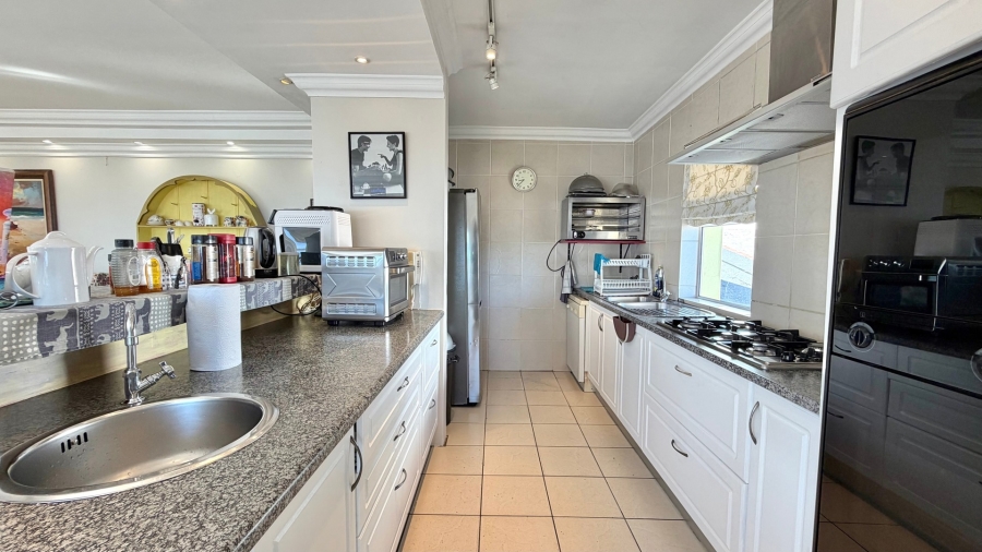 6 Bedroom Property for Sale in Gordons Bay Village Western Cape